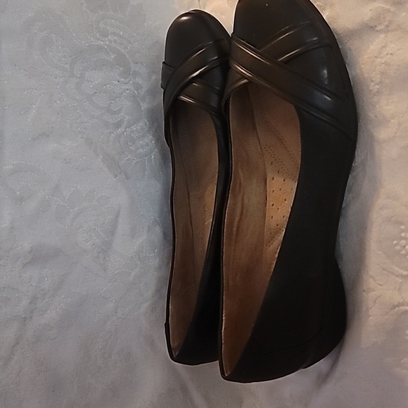 Flat shoes by naturalizer, size 8, Black - Picture 2 of 4